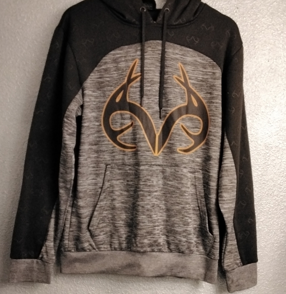 Realtree Two Tone Men's Pullover Hoodie. Size S (34-36)